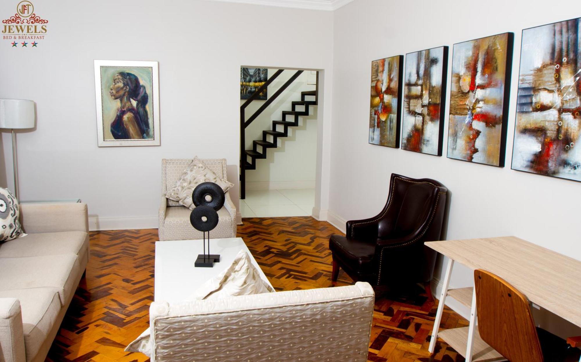 Jft Jewels Guest House Іст-Лондон Екстер'єр фото