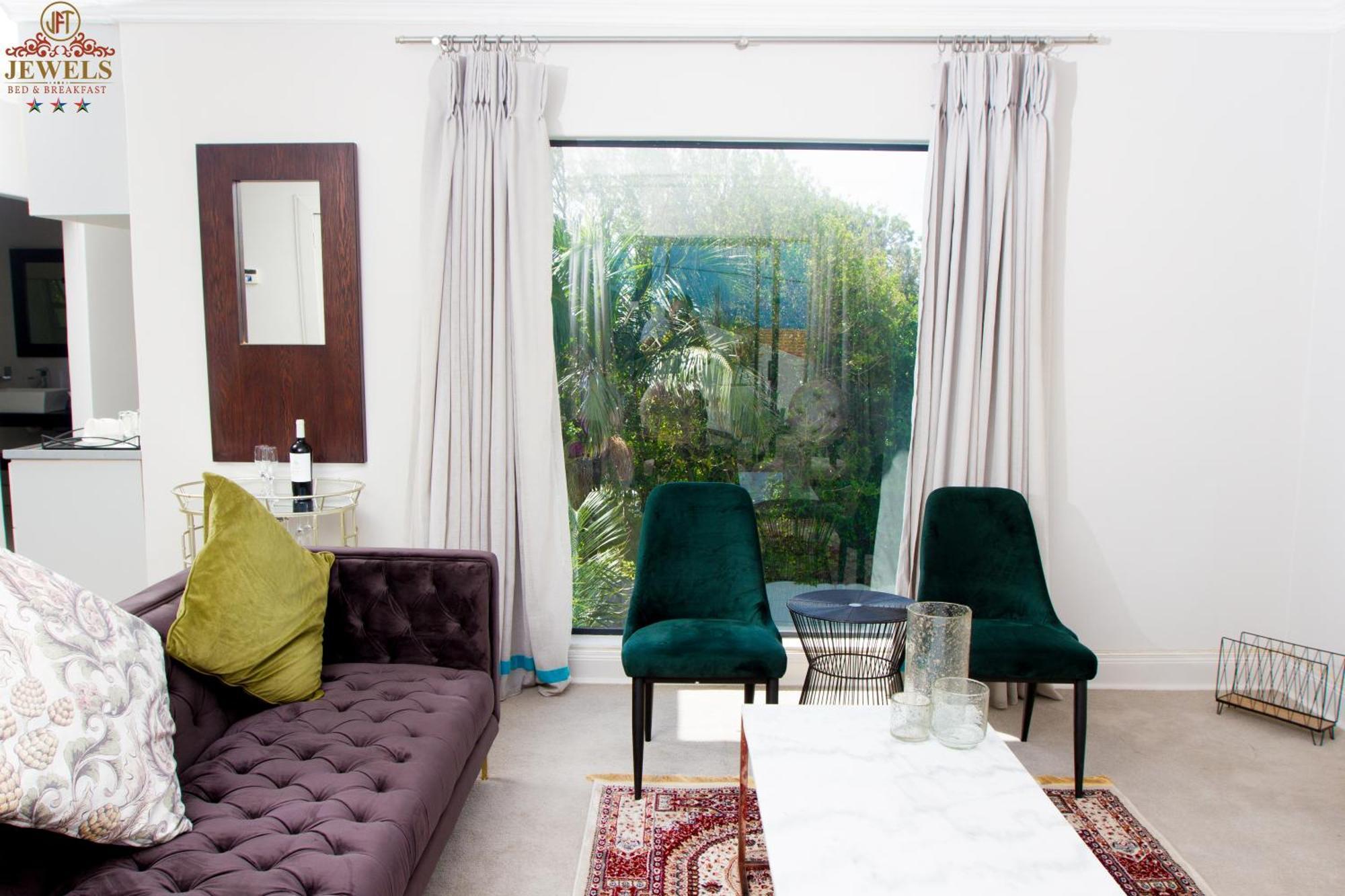 Jft Jewels Guest House Іст-Лондон Екстер'єр фото